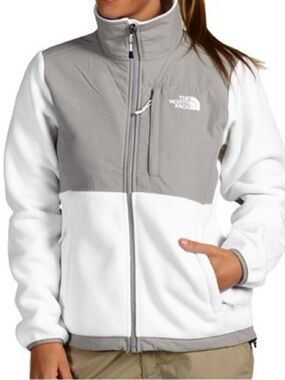 The North Face Women’s White & Light Gray Retro Denali Jacket Medium